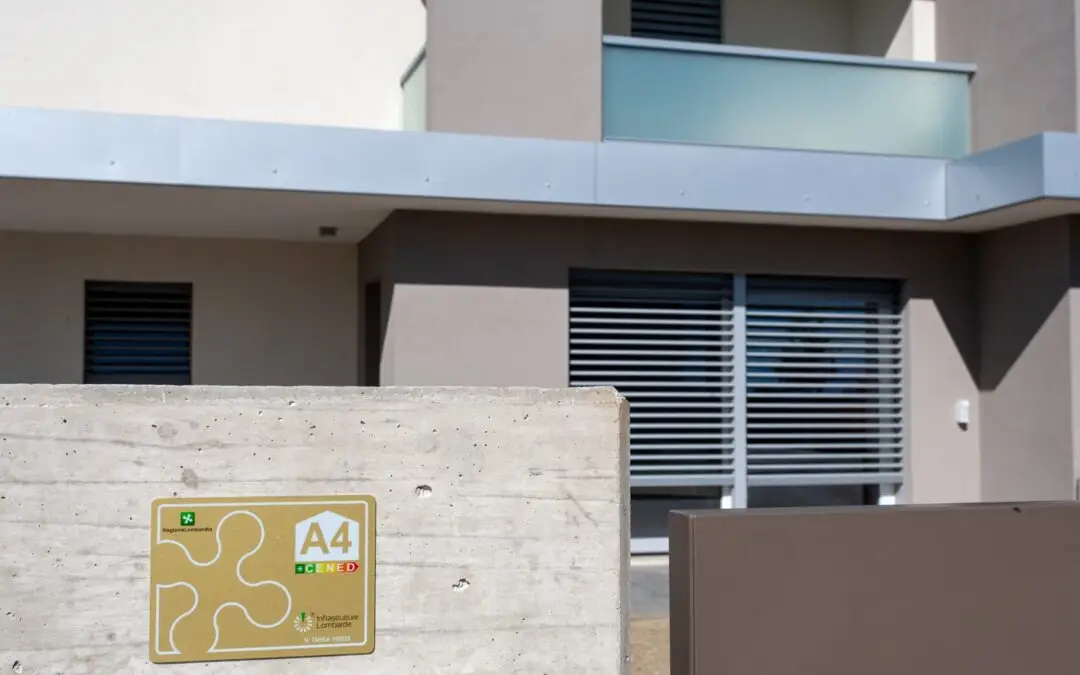 Casa fresca in estate, progettare il comfort estivo con schermature solari