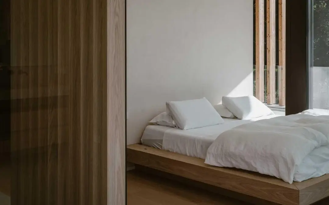 Interno residenziale progettato per migliorare il comfort acustico e la qualità abitativa